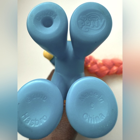 2010 My Little Pony Rainbow Spitfire - Picture 5 of 7